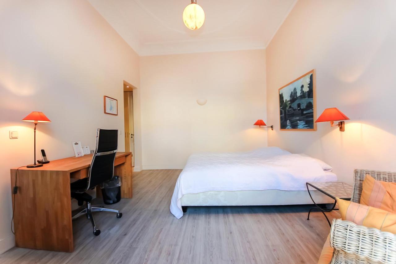 Apartment mit Balkon